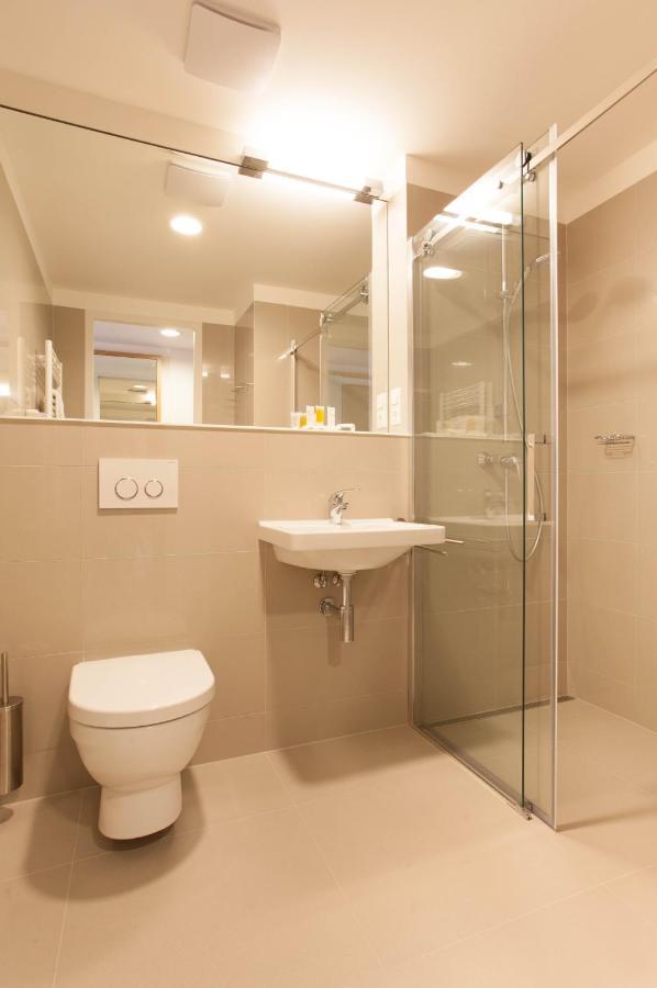 Hotel S-Port Veska Dolany  Екстериор снимка